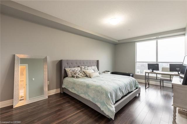 603 - 260 Villagewalk Boulevard, House attached with 2 bedrooms, 2 bathrooms and 1 parking in London ON | Image 3
