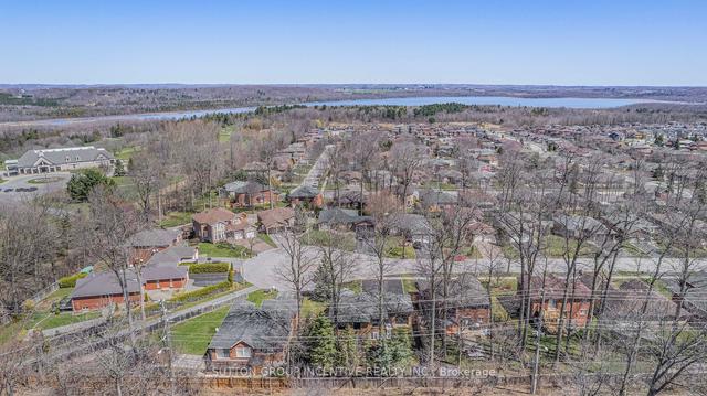 33 Glen Oak Crt, House detached with 4 bedrooms, 4 bathrooms and 12 parking in Barrie ON | Image 37