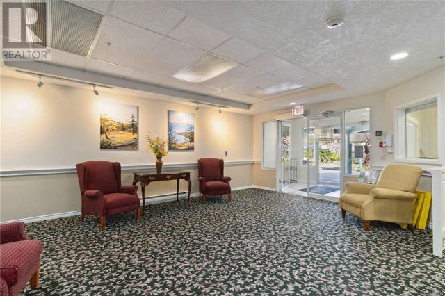 301 - 1485 Garnet Rd, Condo with 1 bedrooms, 1 bathrooms and null parking in Saanich BC | Image 31
