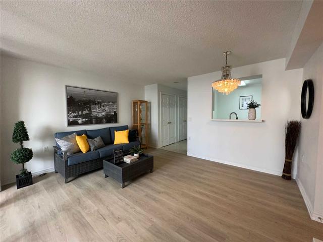 1702 - 2627 Mccowan Rd, Condo with 1 bedrooms, 1 bathrooms and 1 parking in Toronto ON | Image 1