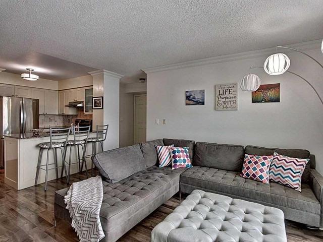 407 - 18 Valley Woods Rd, Condo with 2 bedrooms, 2 bathrooms and 1 parking in Toronto ON | Image 6