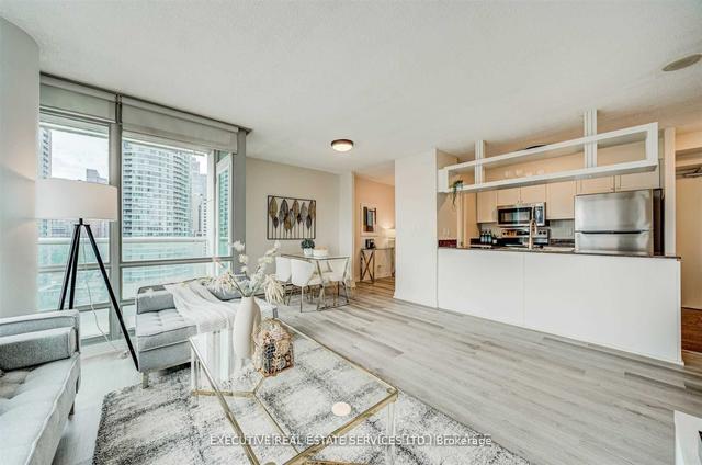 1208 - 81 Navy Wharf Crt, Condo with 2 bedrooms, 2 bathrooms and 1 parking in Toronto ON | Image 4