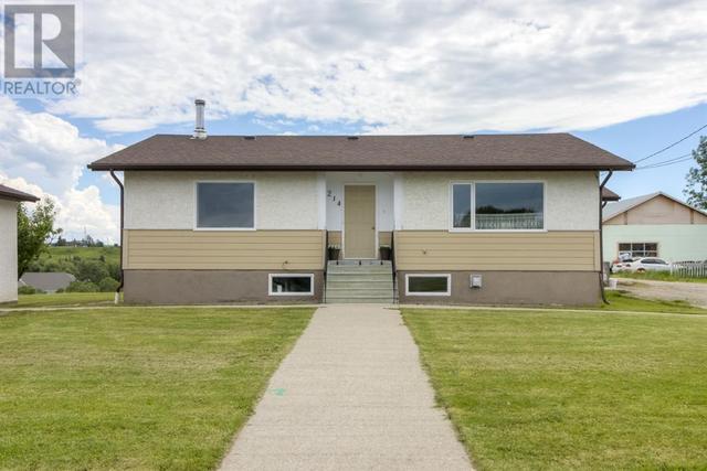 214 5 Avenue W, House detached with 7 bedrooms, 3 bathrooms and 6 parking in Cardston AB | Card Image