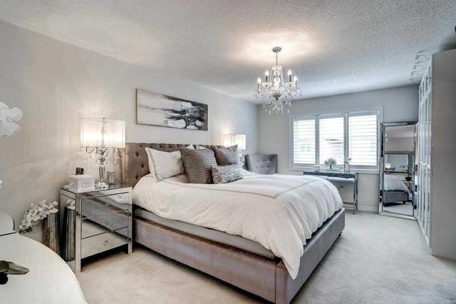 33 Lesabre Cres, House semidetached with 3 bedrooms, 3 bathrooms and 4 parking in Brampton ON | Image 13