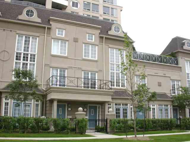 th11 - 01 Rean Dr, Townhouse with 3 bedrooms, 3 bathrooms and 2 parking in Toronto ON | Image 1