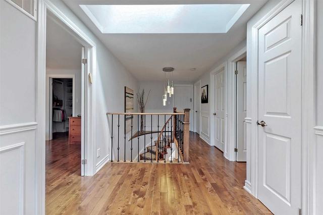 92 Trafalgar Sq, House detached with 4 bedrooms, 4 bathrooms and 4 parking in Vaughan ON | Image 17