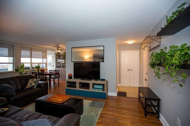 806 - 3311 Kingston Rd, Condo with 2 bedrooms, 1 bathrooms and 1 parking in Toronto ON | Image 15