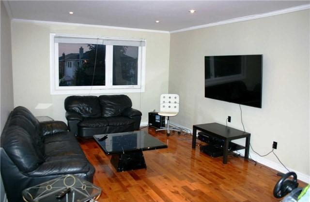 9 Chilmar Cres, House detached with 4 bedrooms, 4 bathrooms and 3 parking in Vaughan ON | Image 7