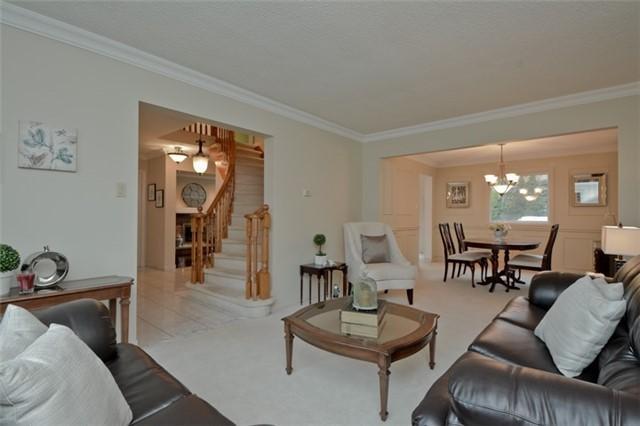 8 Varley Dr, House detached with 4 bedrooms, 4 bathrooms and 4 parking in Ajax ON | Image 4