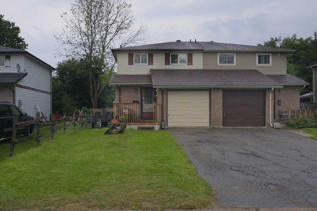 102 Mowat Cres, House semidetached with 3 bedrooms, 2 bathrooms and 3 parking in Barrie ON | Image 12