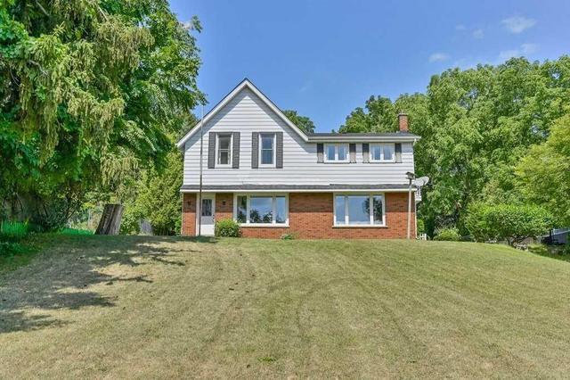 14 Harris Ave, House detached with 4 bedrooms, 2 bathrooms and 6 parking in Brantford ON | Image 1