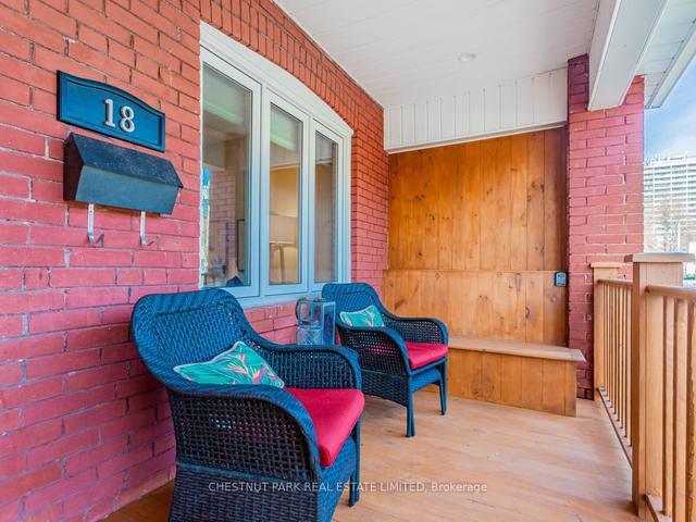 18 Taunton Rd, House semidetached with 2 bedrooms, 2 bathrooms and 1 parking in Toronto ON | Image 12
