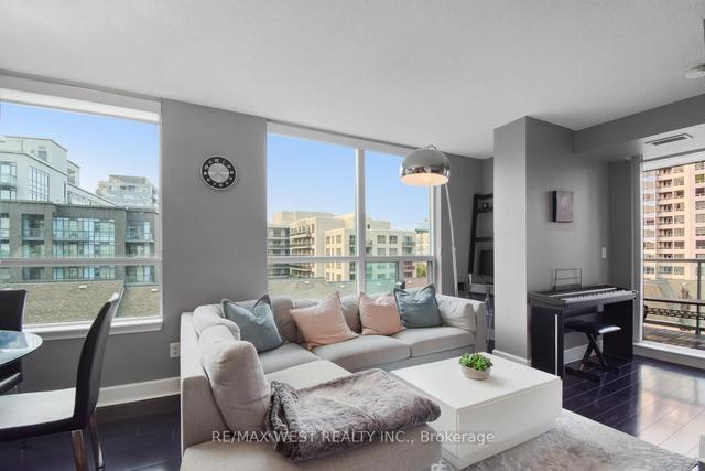 602 - 17 Barberry Pl, Condo with 2 bedrooms, 2 bathrooms and 1 parking in Toronto ON | Image 7