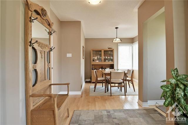 1707 Edge Hill Place, House detached with 3 bedrooms, 2 bathrooms and 3 parking in Ottawa ON | Image 6