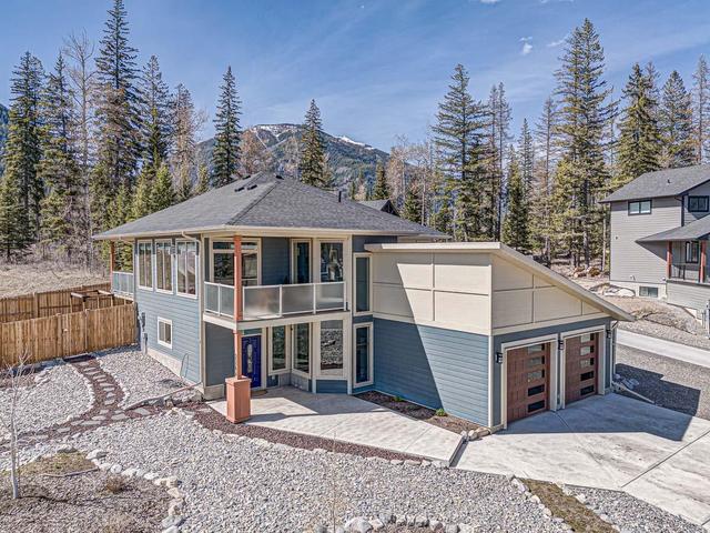 2264 Black Hawk Drive, House detached with 3 bedrooms, 3 bathrooms and null parking in Sparwood BC | Image 49