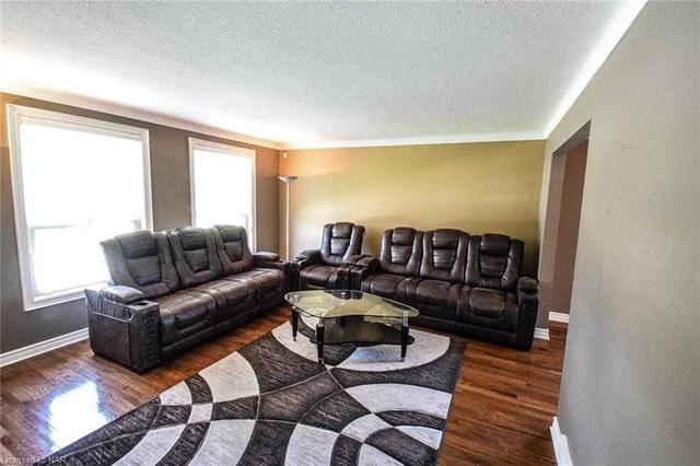 30 Leeson St, House detached with 3 bedrooms, 2 bathrooms and 3 parking in St. Catharines ON | Image 35
