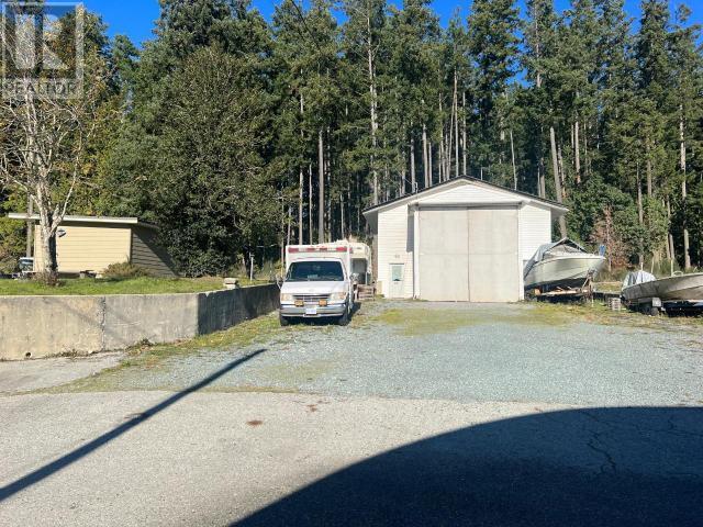 7312 Highway 101, Home with 0 bedrooms, 0 bathrooms and null parking in Sechelt BC | Image 3