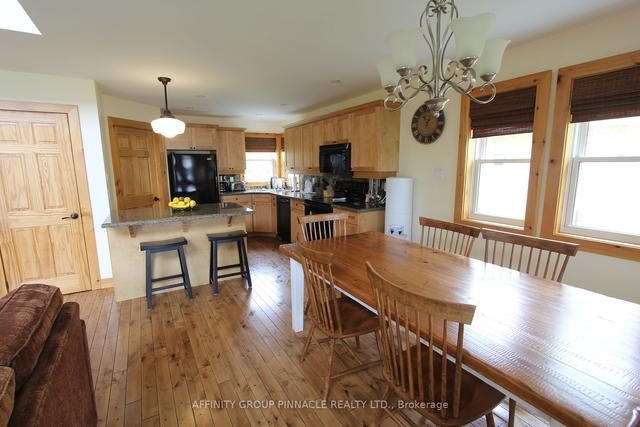 6-1-2 - 6 Goldrock Rd, House detached with 3 bedrooms, 3 bathrooms and 6 parking in Kawartha Lakes ON | Image 2