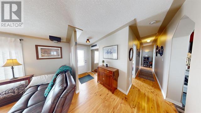 401 9 Avenue, House other with 3 bedrooms, 1 bathrooms and 6 parking in Bassano AB | Image 12