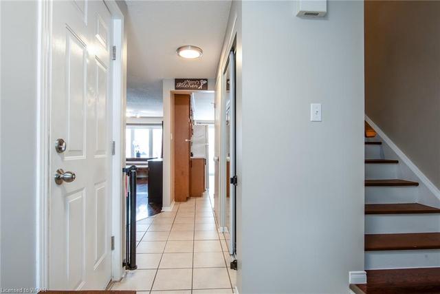 421 Downsview Place, House semidetached with 3 bedrooms, 2 bathrooms and 3 parking in Waterloo ON | Image 13