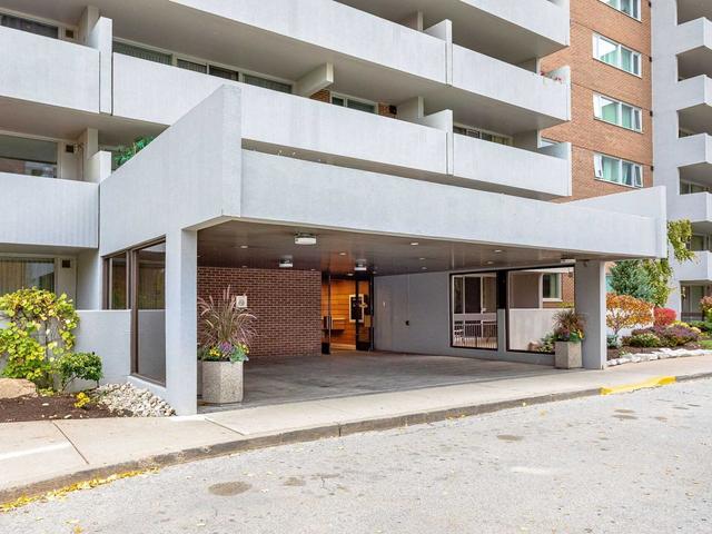 402 - 270 Scarlett Rd, Condo with 2 bedrooms, 1 bathrooms and 1 parking in Toronto ON | Image 35
