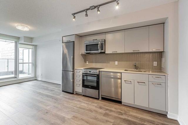 922 - 295 Adelaide St W, Condo with 1 bedrooms, 1 bathrooms and 1 parking in Toronto ON | Image 2