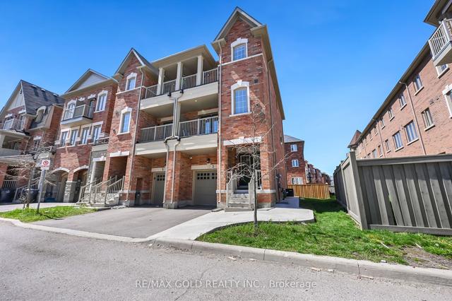 3 Shiff Cres, House attached with 4 bedrooms, 4 bathrooms and 3 parking in Brampton ON | Image 1