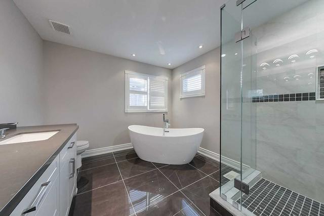 7327 Glamorgan Way, House detached with 4 bedrooms, 5 bathrooms and 5 parking in Mississauga ON | Image 17