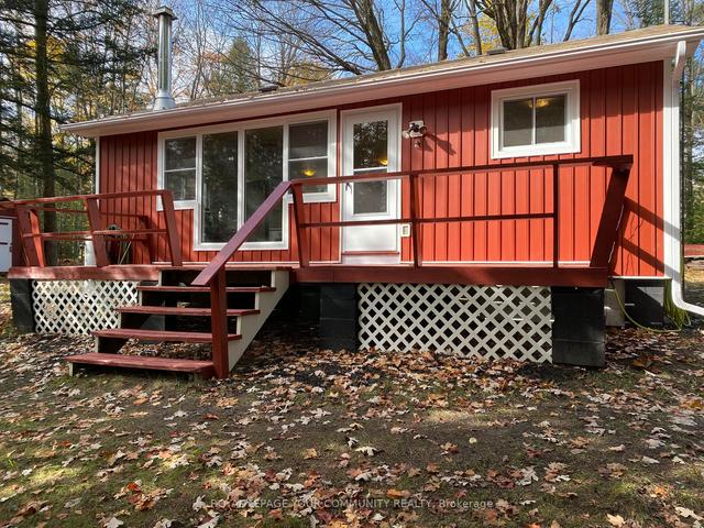 79 Woodfield Dr, House detached with 2 bedrooms, 1 bathrooms and 6 parking in Kawartha Lakes ON | Image 1