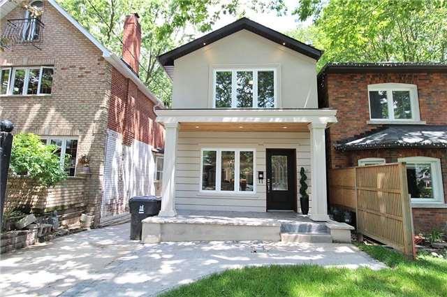 17 Highcroft Rd, House detached with 3 bedrooms, 4 bathrooms and 1 parking in Toronto ON | Image 1