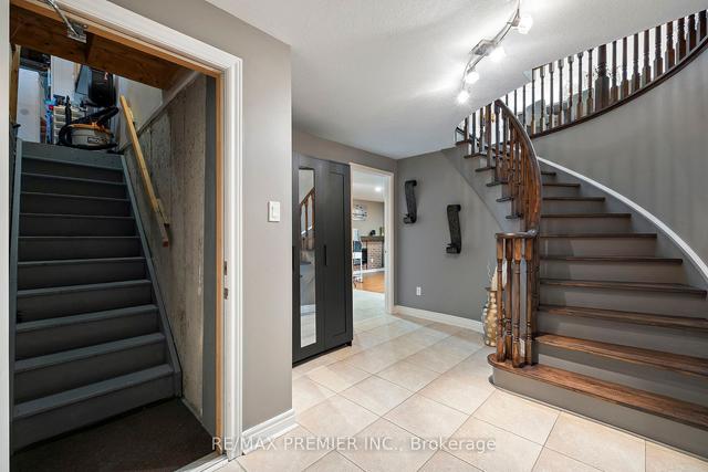 36 Pace Cres, House detached with 4 bedrooms, 5 bathrooms and 7 parking in Bradford West Gwillimbury ON | Image 14