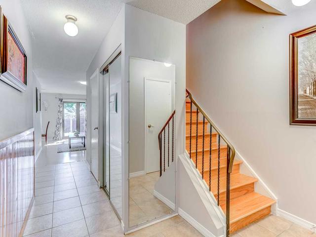 81 Pondtail Dr, House attached with 3 bedrooms, 3 bathrooms and 3 parking in Toronto ON | Image 12