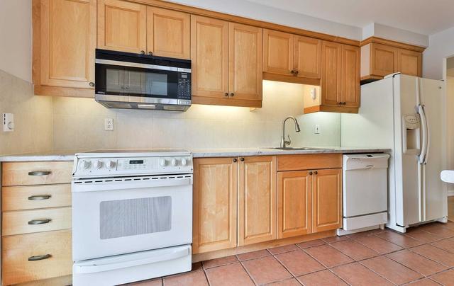 1102 - 60 Inverlochy Blvd, Condo with 3 bedrooms, 2 bathrooms and 1 parking in Markham ON | Image 5