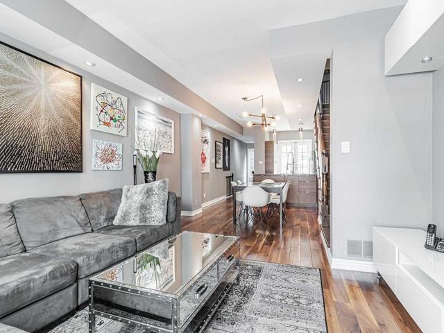 21 - 1 Baxter St, Townhouse with 2 bedrooms, 2 bathrooms and 1 parking in Toronto ON | Image 2