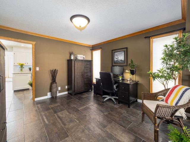 916 Woodbine Boulevard Sw, House detached with 3 bedrooms, 3 bathrooms and 5 parking in Calgary AB | Image 15