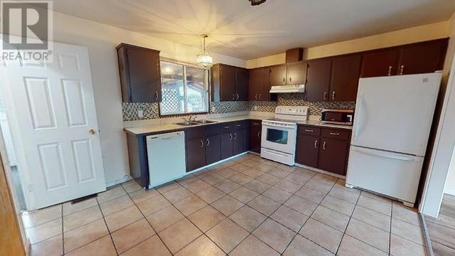 9212 90 Street, House detached with 5 bedrooms, 2 bathrooms and null parking in Fort St. John BC | Image 9
