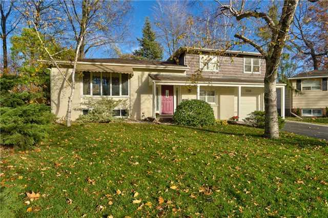 5256 Woodhaven Dr, House detached with 3 bedrooms, 2 bathrooms and 4 parking in Burlington ON | Image 2