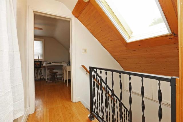 291 Horsham Ave, House detached with 3 bedrooms, 2 bathrooms and 3 parking in Toronto ON | Image 2