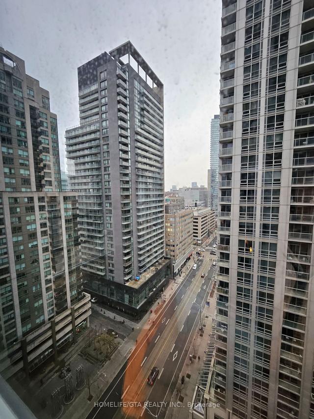 1912 - 761 Bay St, Condo with 2 bedrooms, 2 bathrooms and 1 parking in Toronto ON | Image 18