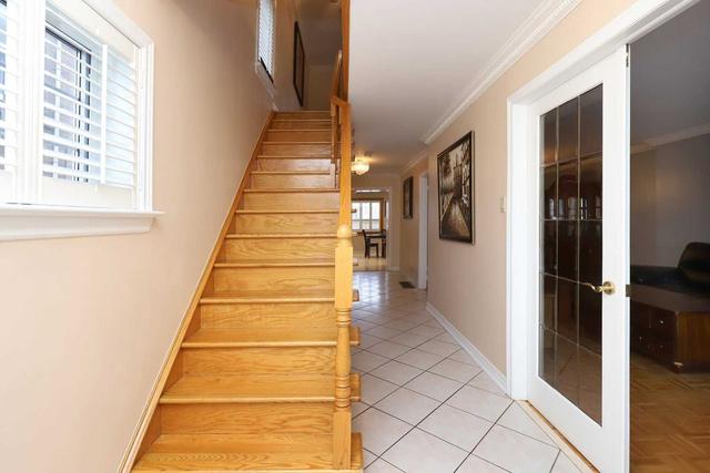 284 Oakwood Ave, House semidetached with 3 bedrooms, 2 bathrooms and 4 parking in Toronto ON | Image 33