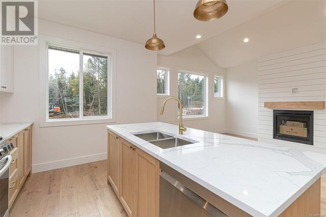 6926 Ridgecrest Rd, House detached with 5 bedrooms, 3 bathrooms and 3 parking in Sooke BC | Image 18