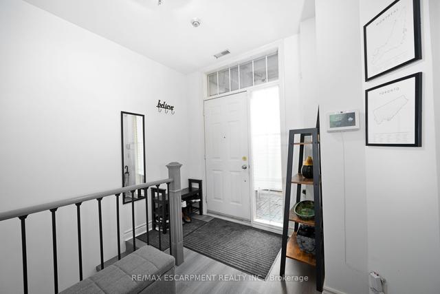 100 - 78 St Patrick St, Townhouse with 1 bedrooms, 1 bathrooms and 0 parking in Toronto ON | Image 21