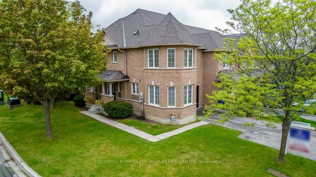 211 Coleridge Dr, House attached with 3 bedrooms, 3 bathrooms and 4 parking in Newmarket ON | Image 27