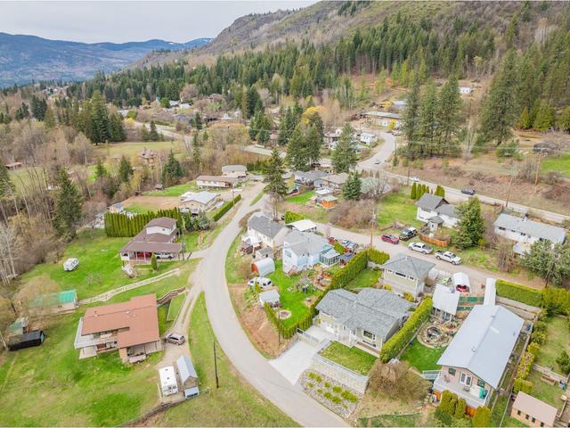 1222 Fox Road, House detached with 3 bedrooms, 2 bathrooms and null parking in Kootenay Boundary A BC | Image 58
