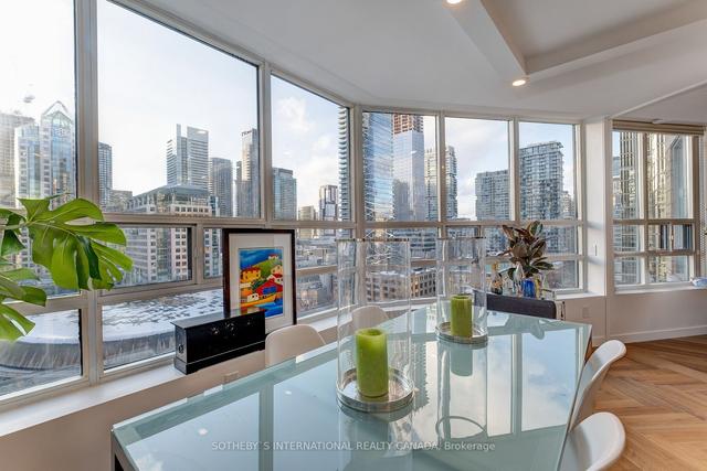 1401 - 71 Simcoe St, Condo with 2 bedrooms, 2 bathrooms and 1 parking in Toronto ON | Image 11