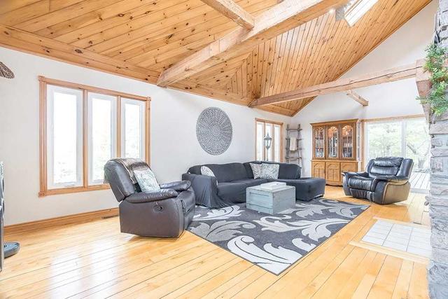 2376 Line 7 N, House detached with 2 bedrooms, 2 bathrooms and 12 parking in Oro Medonte ON | Image 3