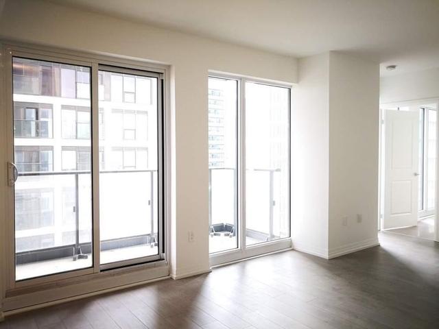 2405 - 251 Jarvis St, Condo with 3 bedrooms, 1 bathrooms and null parking in Toronto ON | Image 5