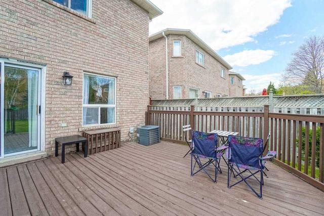 806 Ashprior Ave, House attached with 3 bedrooms, 4 bathrooms and 3 parking in Mississauga ON | Image 31