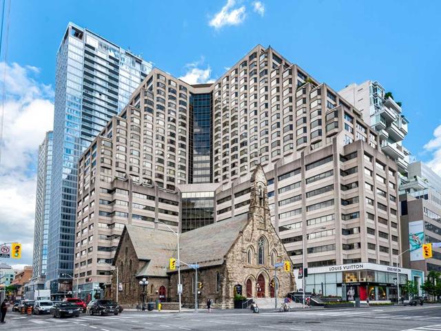 1601 - 175 Cumberland St, Condo with 1 bedrooms, 2 bathrooms and 1 parking in Toronto ON | Image 1