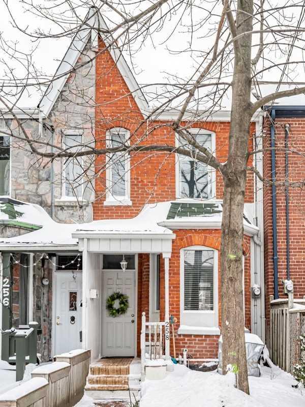 258 Lippincott St, House attached with 3 bedrooms, 2 bathrooms and 1 parking in Toronto ON | Image 1